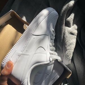 Selling my new Airforce 1 never worn